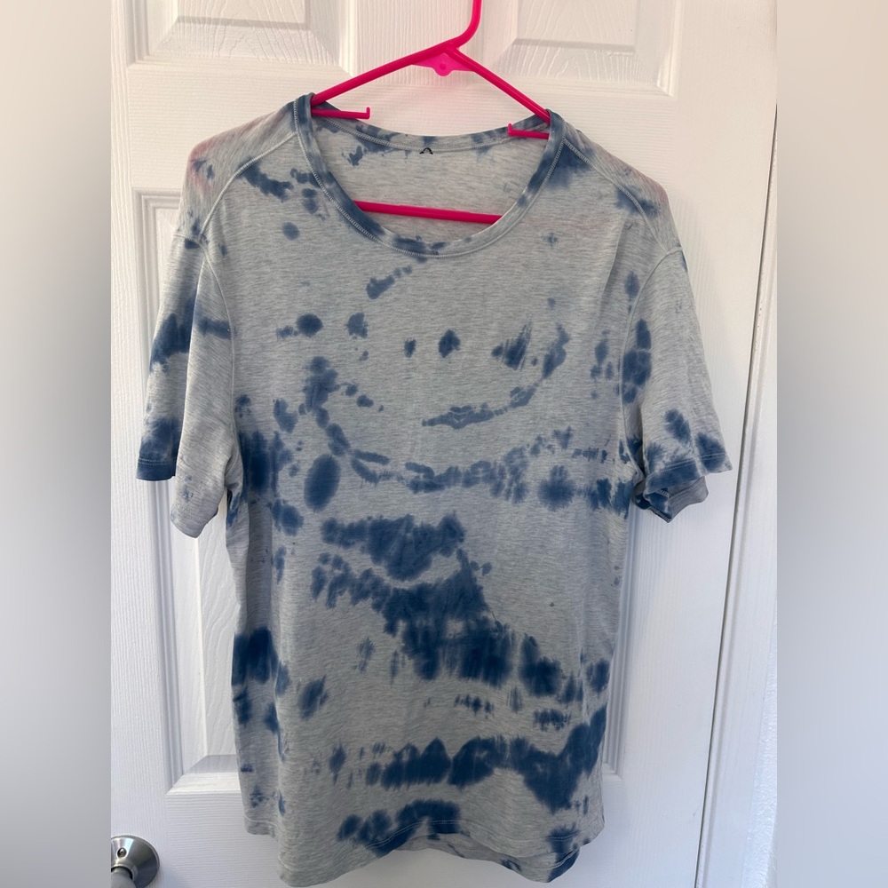 Lululemon Men’s Unisex Short Sleeve T-shirt- PTP 20”- EUC